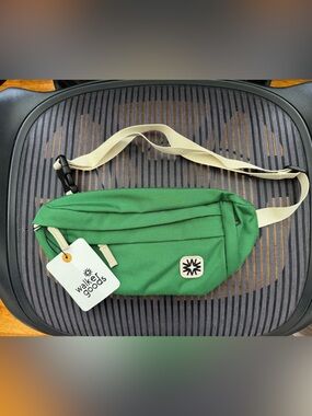 Walker Family Goods Louie Sling Fanny Pack Juniper Green